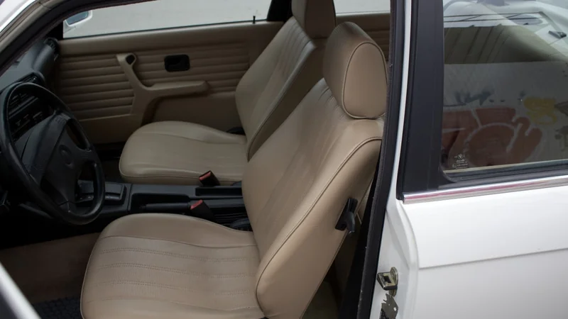 1991 BMW 325i Automatic 3