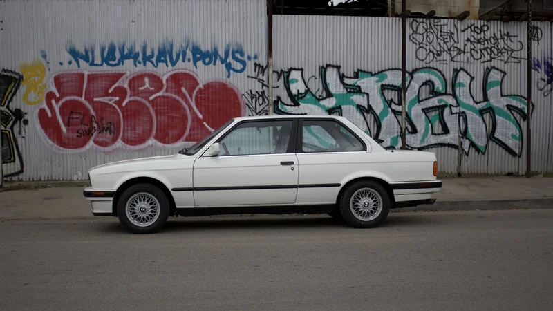 1991 BMW 325i Automatic 2