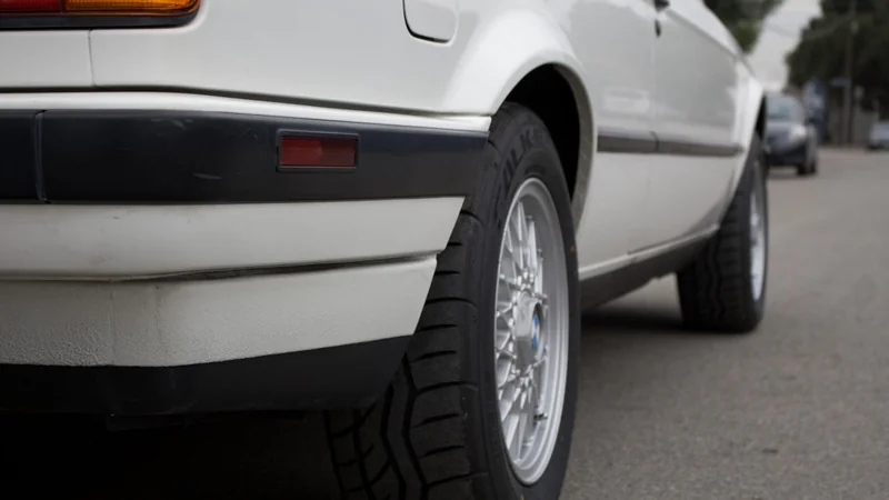 1991 BMW 325i Automatic 8