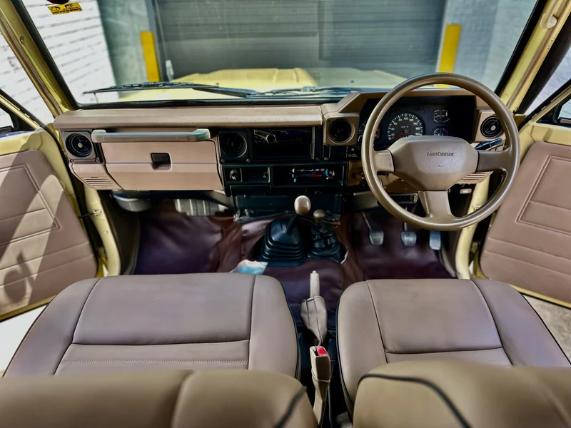 1997 Toyota Land Cruiser S/W 14