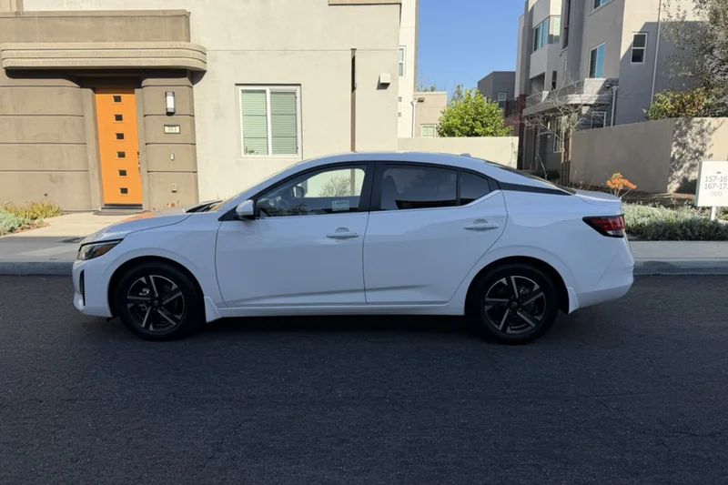 2025 Nissan Sentra SV 2