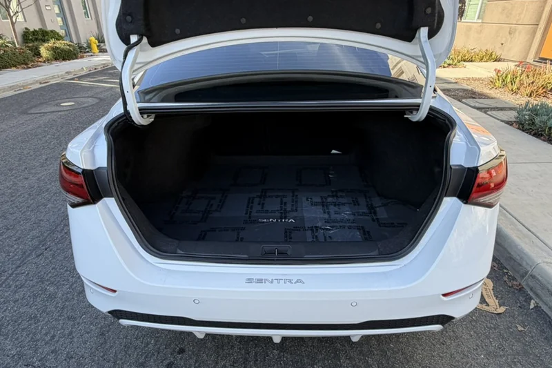 2025 Nissan Sentra SV 3