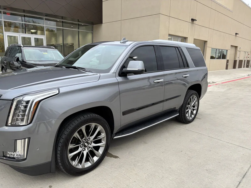 2020 Cadillac Escalade Luxury 2