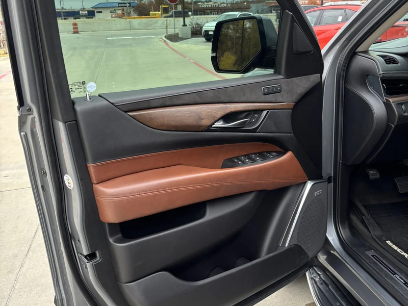 2020 Cadillac Escalade Luxury 4