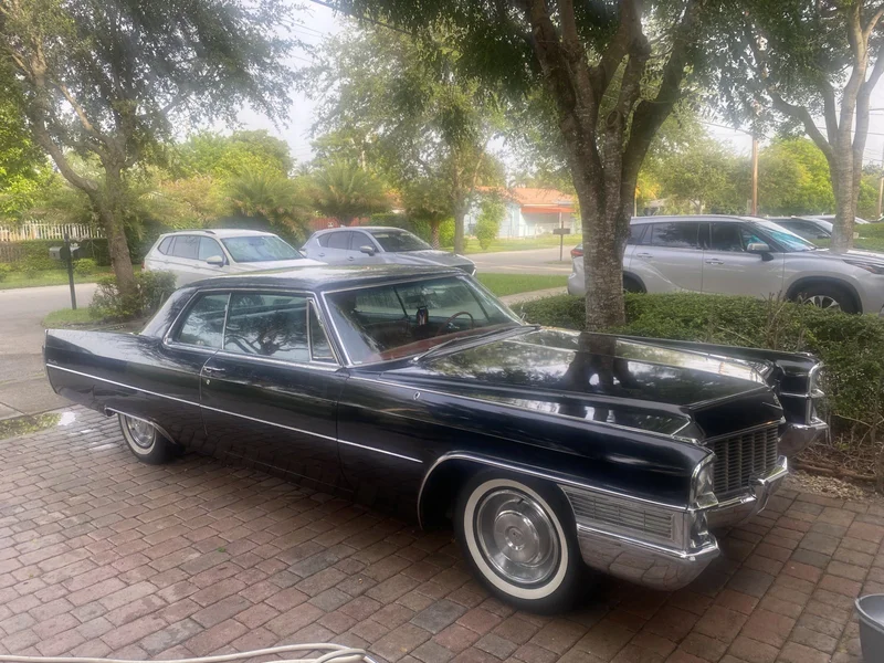 1965 Cadillac DeVille Coupe 9