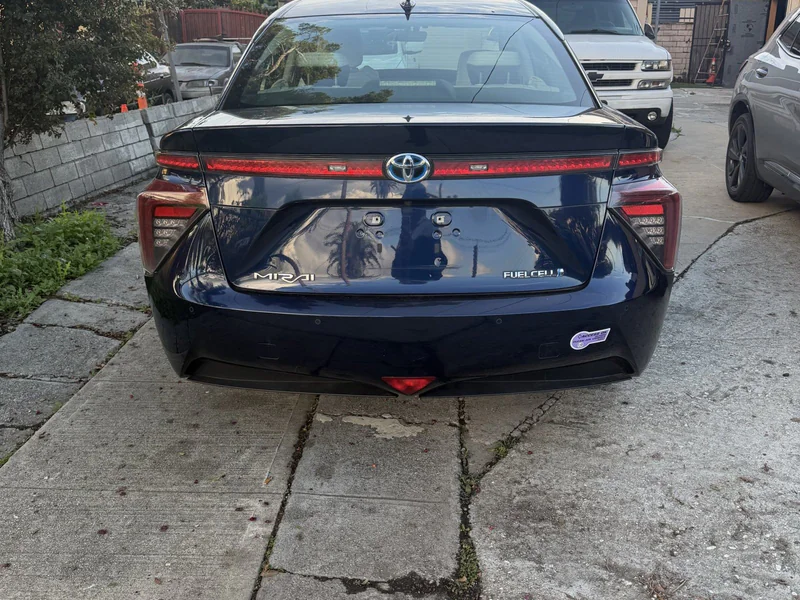 2018 Toyota Mirai base 4