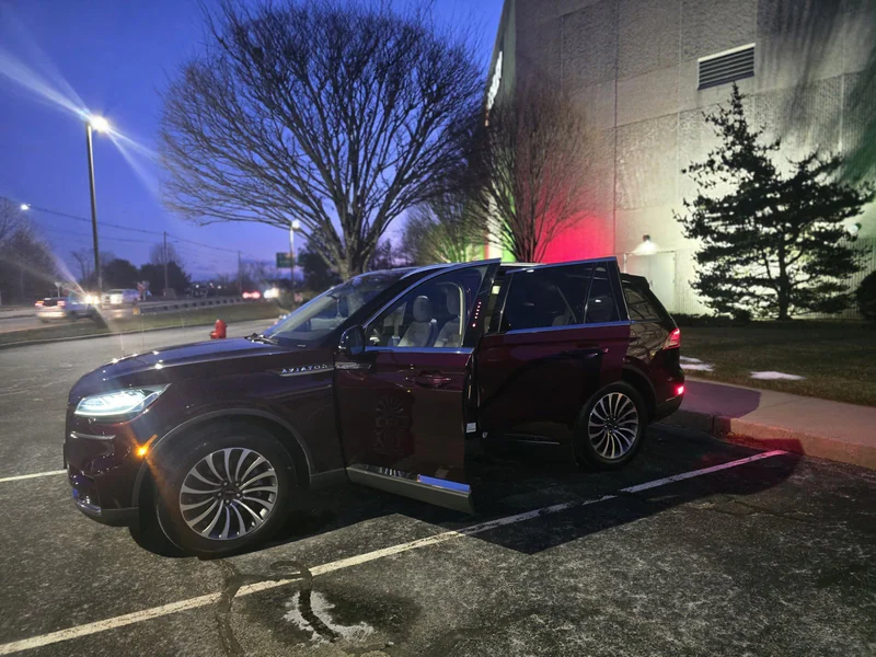 2022 Lincoln Aviator 2