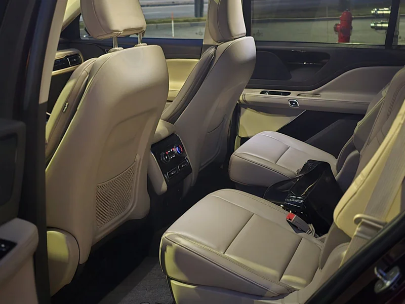 2022 Lincoln Aviator 3