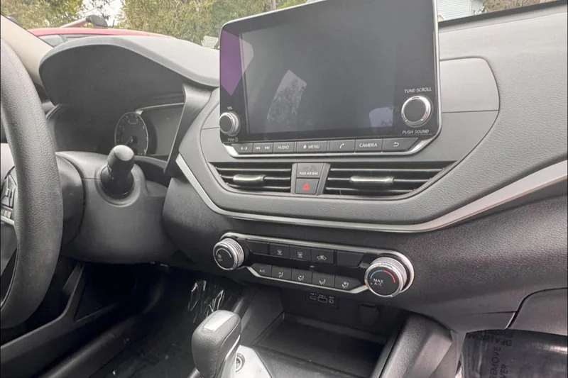 2022 Nissan Altima in Norfolk 3
