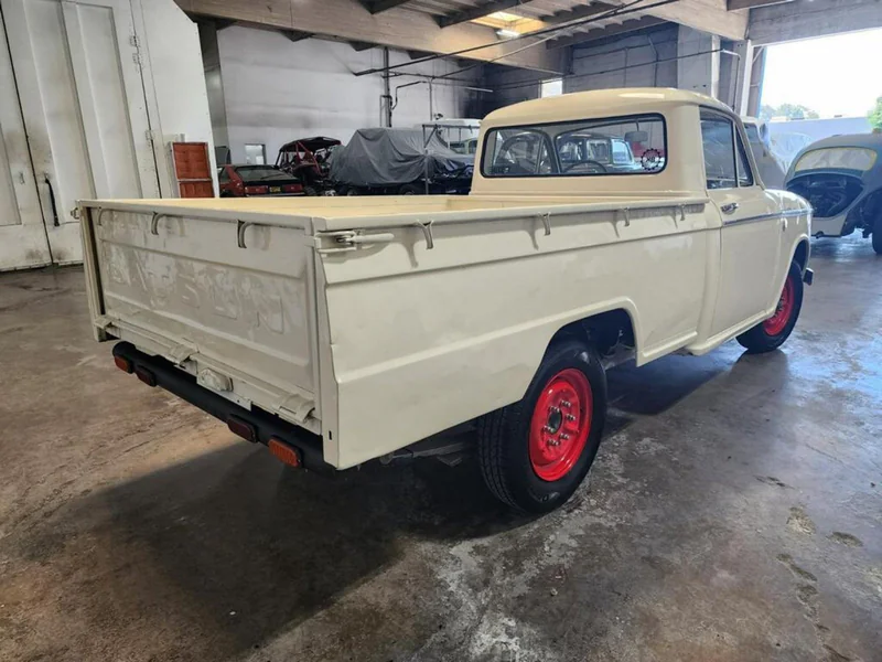 1963 Datsun 320 1/2 Ton 6