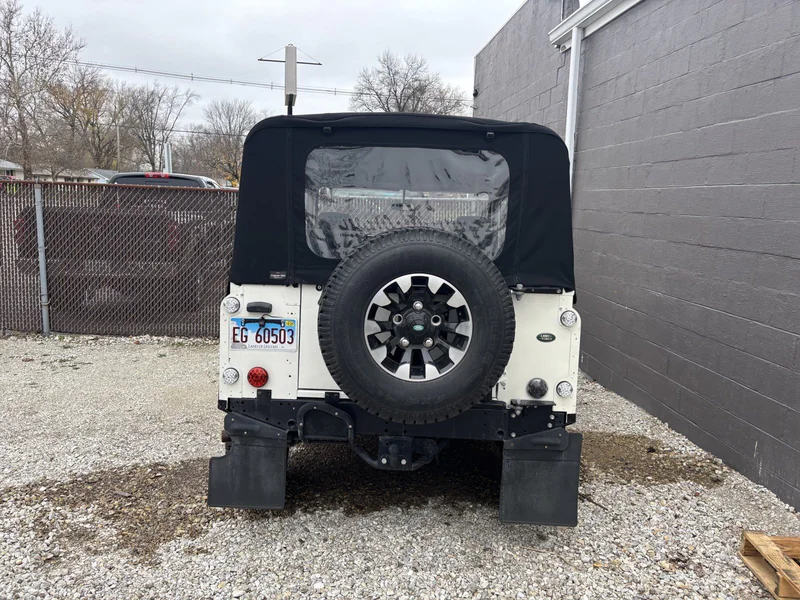 1990 Land Rover Defender 90 Base 3