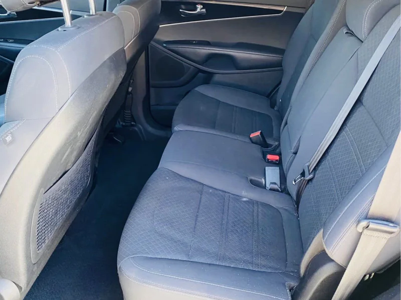 2017 Kia Sorento LX 10