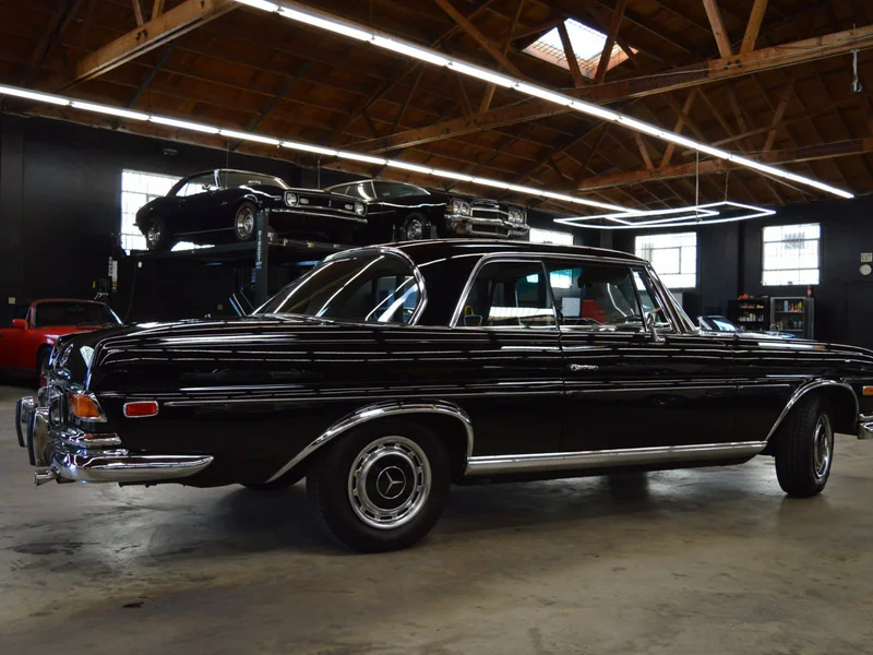 1968 Mercedes-Benz 280SE Base 2