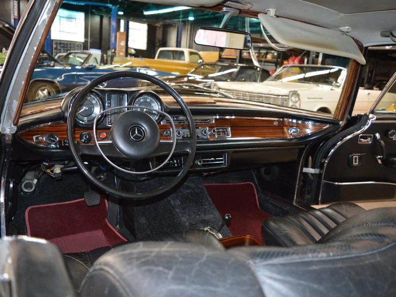 1968 Mercedes-Benz 280SE Base 3