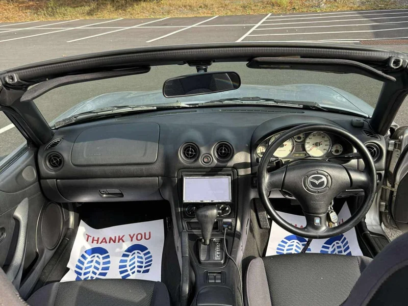 2000 Mazda MX-5 Miata Base 9