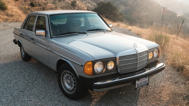 1985 Mercedes-Benz 300D Turbo Sedan 3