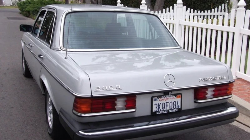 1985 Mercedes-Benz 300D Turbo Sedan 12