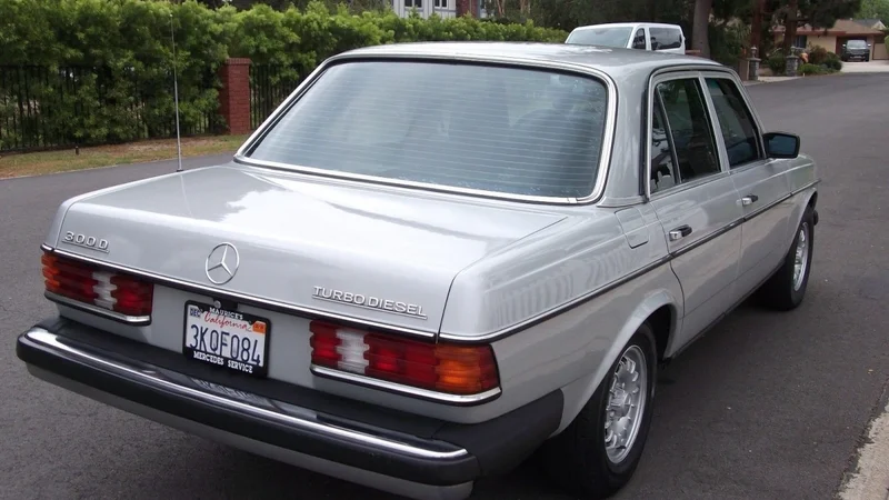 1985 Mercedes-Benz 300D Turbo Sedan 13