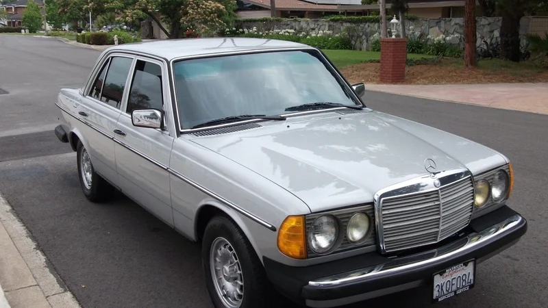 1985 Mercedes-Benz 300D Turbo Sedan 14