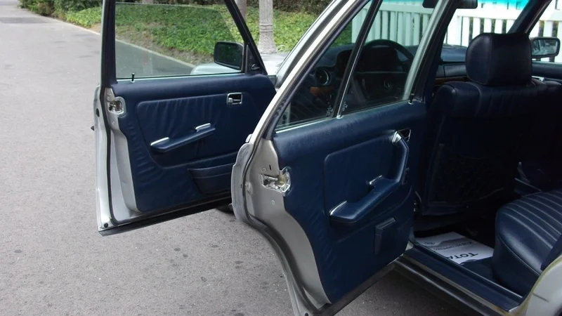 1985 Mercedes-Benz 300D Turbo Sedan 15