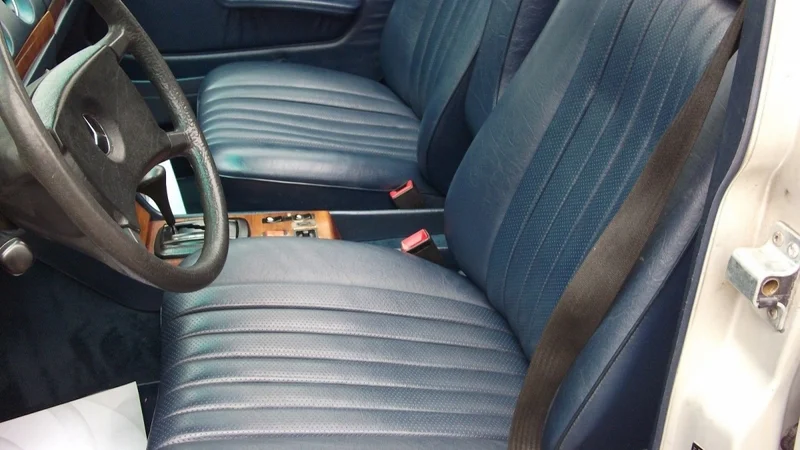 1985 Mercedes-Benz 300D Turbo Sedan 17