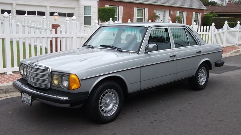 1985 Mercedes-Benz 300D Turbo Sedan 25