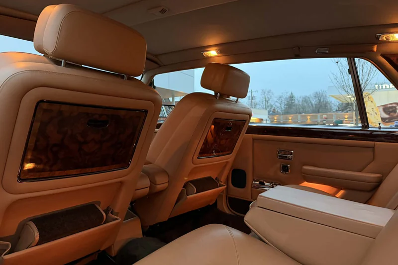 1989 Rolls-Royce Silver Spur Base 12