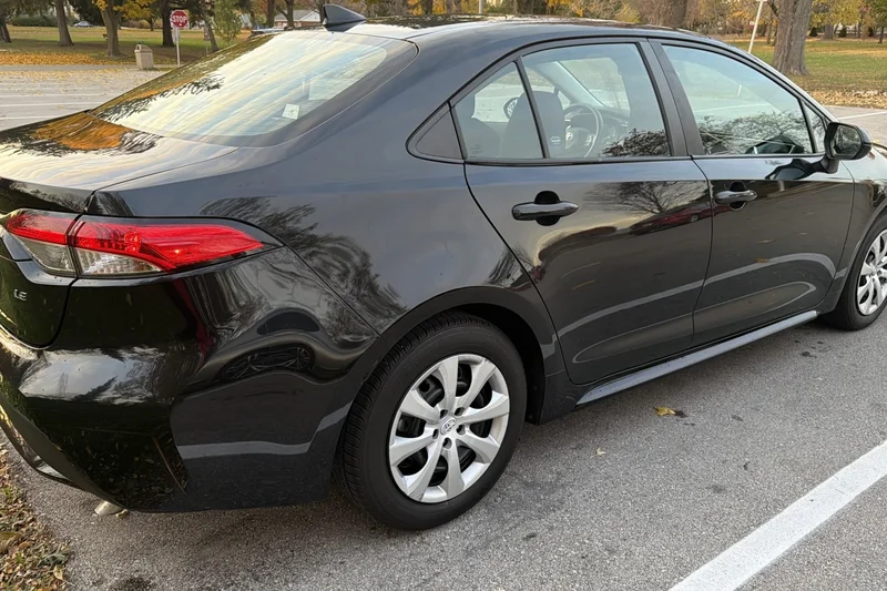 2022 Toyota Corolla LE 4