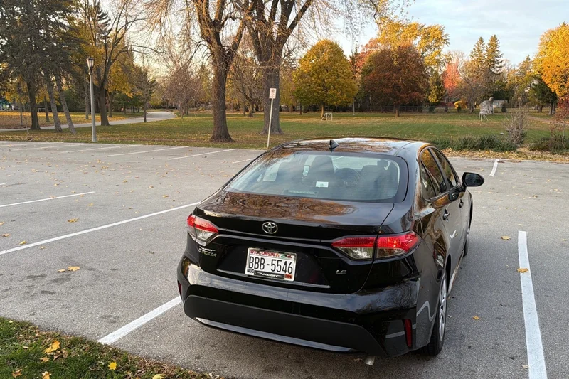 2022 Toyota Corolla LE 10