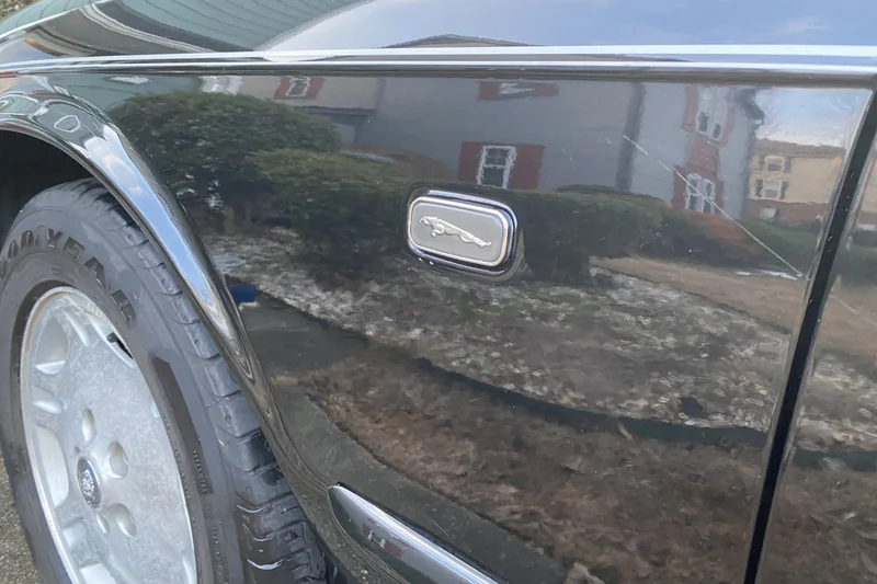 1998 Jaguar XJ8 Base 3