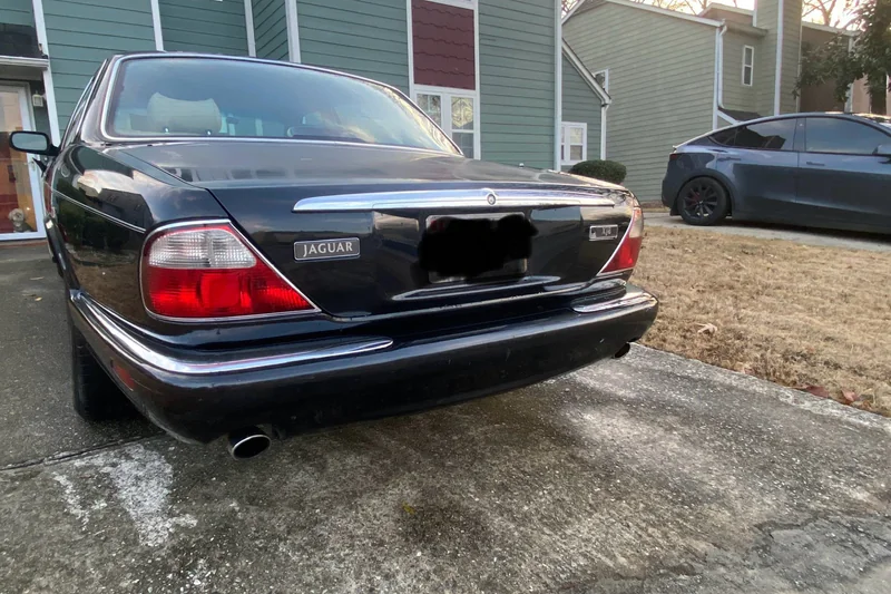 1998 Jaguar XJ8 Base 7