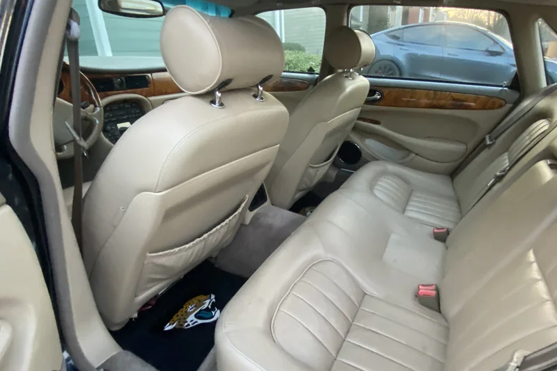 1998 Jaguar XJ8 Base 15