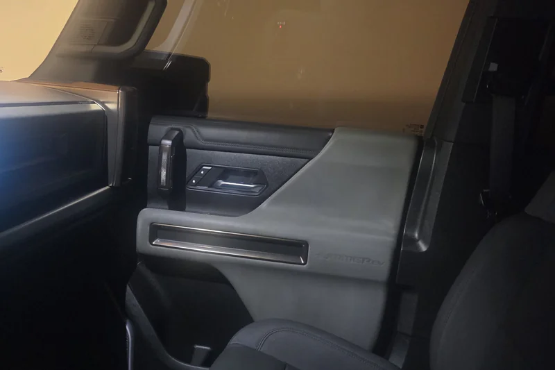 2024 GMC Hummer EV SUV in Union City 9
