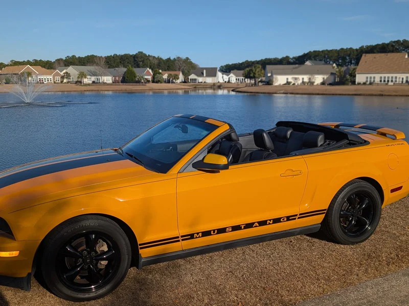 2007 Ford Mustang Base 12