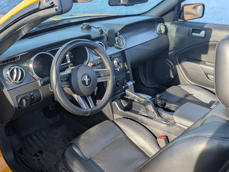 2007 Ford Mustang Base 16