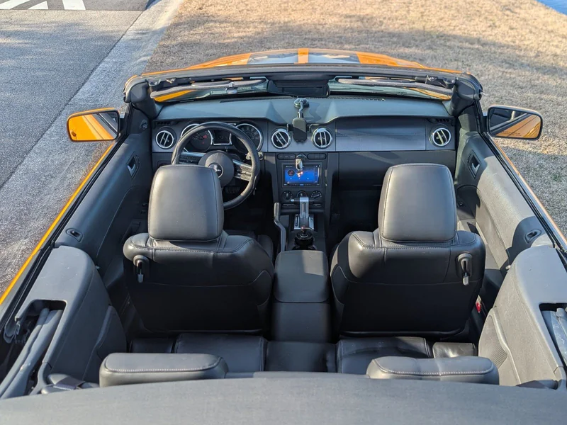2007 Ford Mustang Base 18