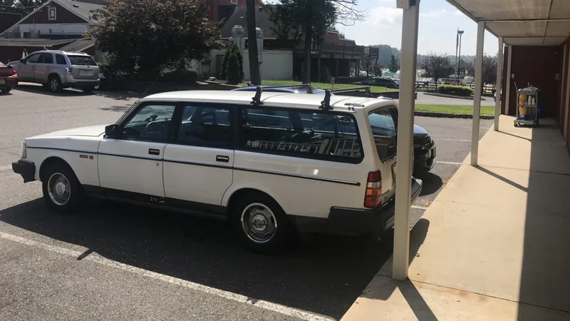 1988 Volvo 245 3