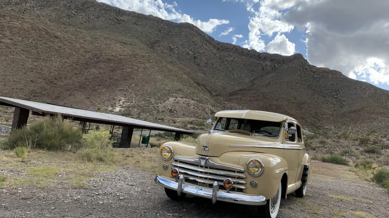 1948 Ford Super Deluxe