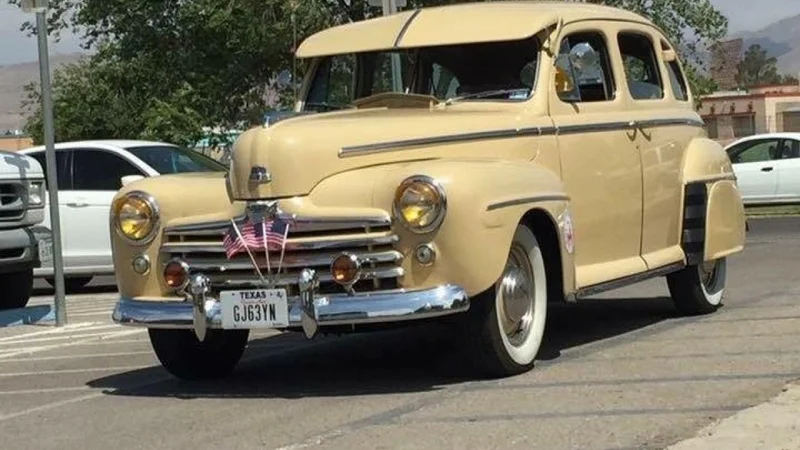 1948 Ford Super Deluxe 10