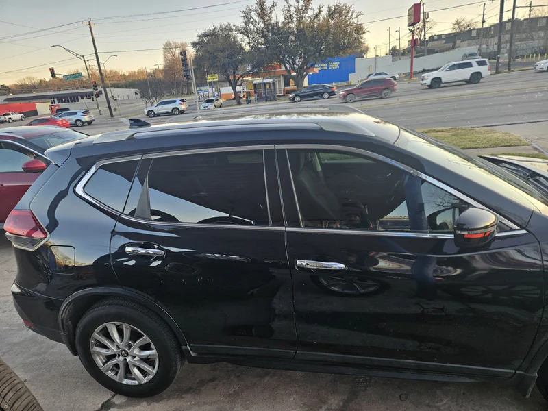 2018 Nissan Rouge SV in Newaygo 4