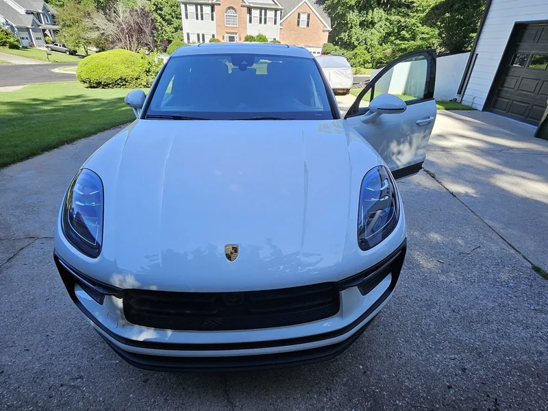 2023 Porsche Macan Base 18