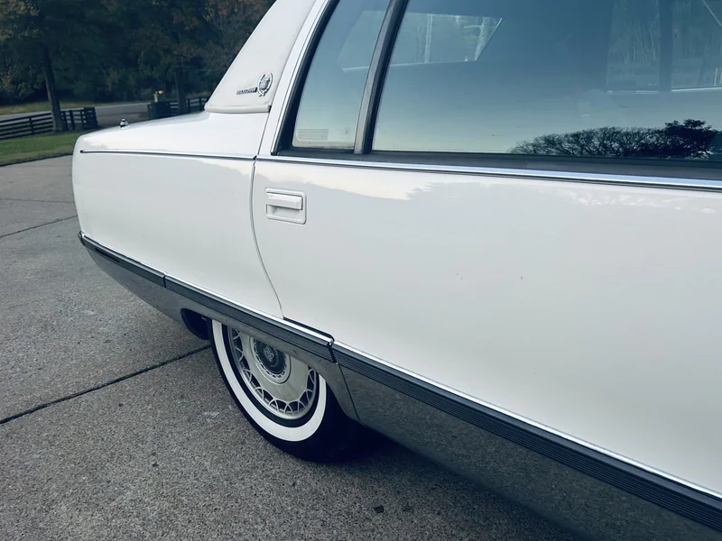 1996 Cadillac Fleetwood Brougham 4
