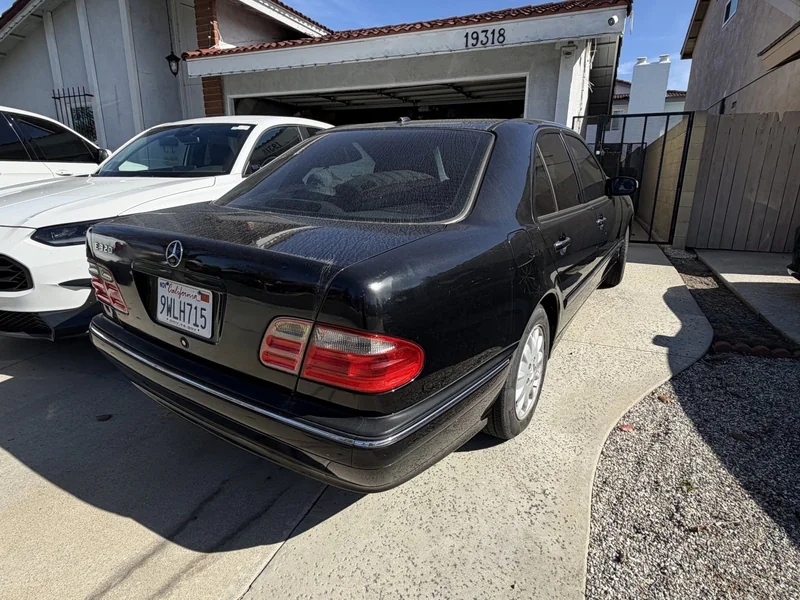 2001 Mercedes-Benz E320 4Matic AWD 3