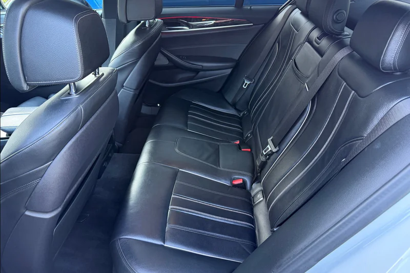 2019 BMW 540i M-Sport 9