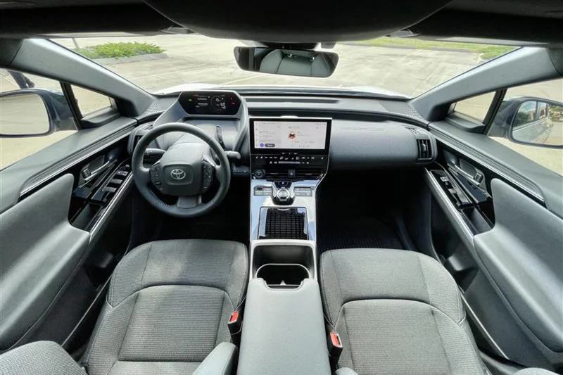 2024 Toyota bZ4X XLE 7