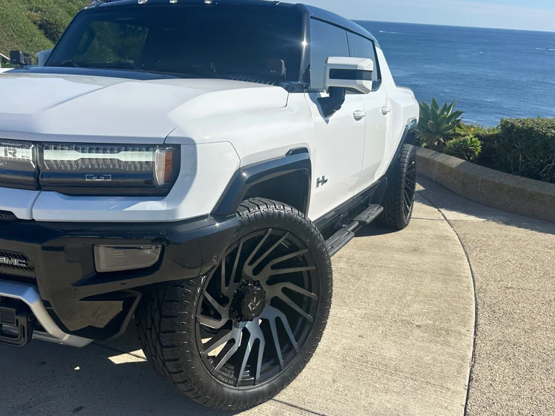 2023 GMC Hummer EV Pickup 3X 8