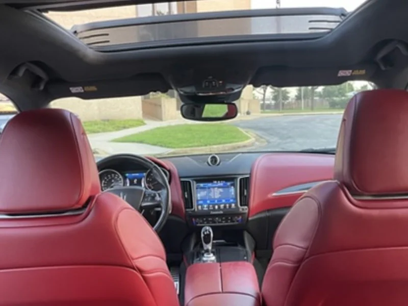 2017 Maserati Levante 5-Door Luxury Crossover SUV 3
