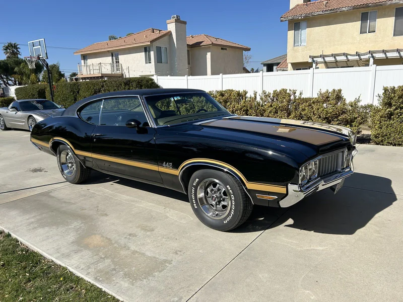 1970 Oldsmobile Cutlass S 2