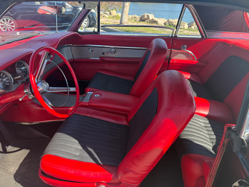 1961 Ford Thunderbird