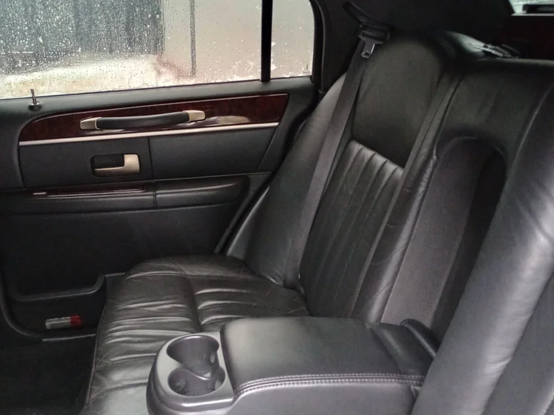 2008 Lincoln Town Car Signature 7